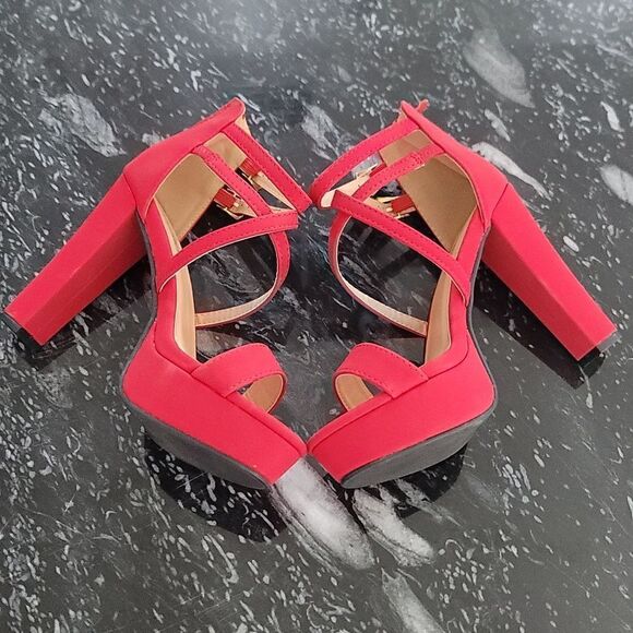 BRAND NEW TOP MODA  LOVELY-1  CRISS-CROSS ANKLE STRAP BLOCK HEELS - Picture 6 of 16